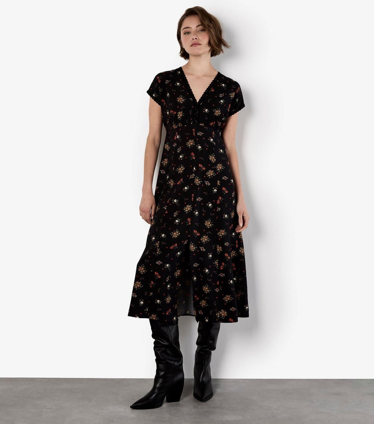 Apricot Women's Black Floral Heart Print Ditsy Dress Apricot New Look
