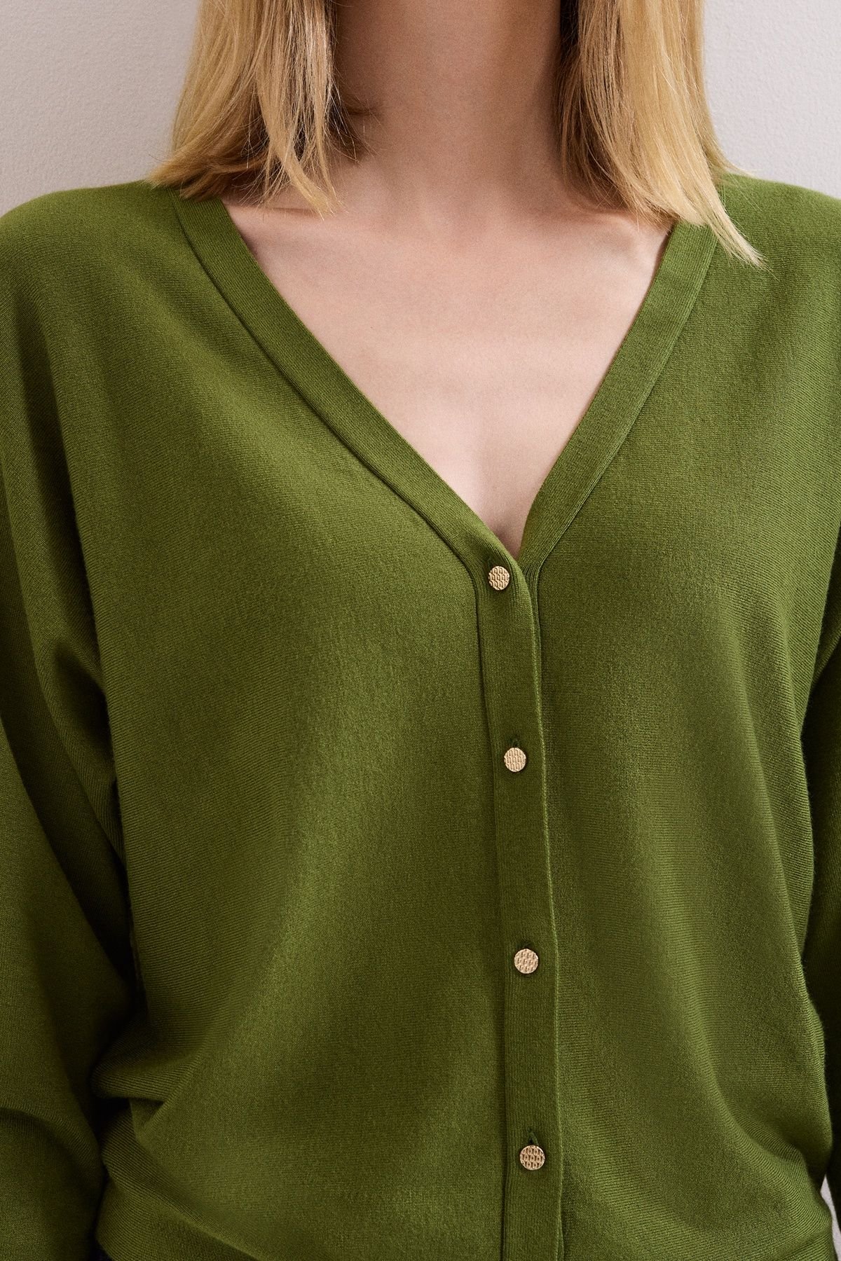 Phase Eight Phase Eight Women's Cristine V-Neck Button-Up Cardigan in Olive - 4