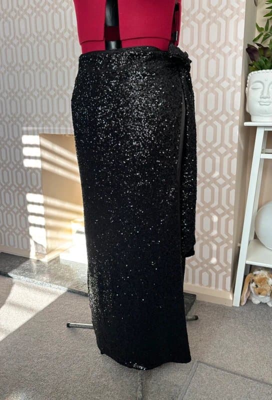 Never Fully Dressed **Never fully dressed ** black sequin Jaspre skirt size 16**