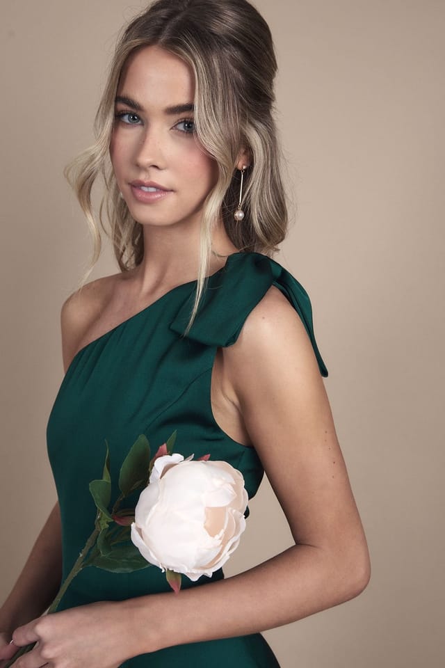 Coast Coast Women's Teen One Shoulder Bow Bridesmaid Dress in Emerald - 2