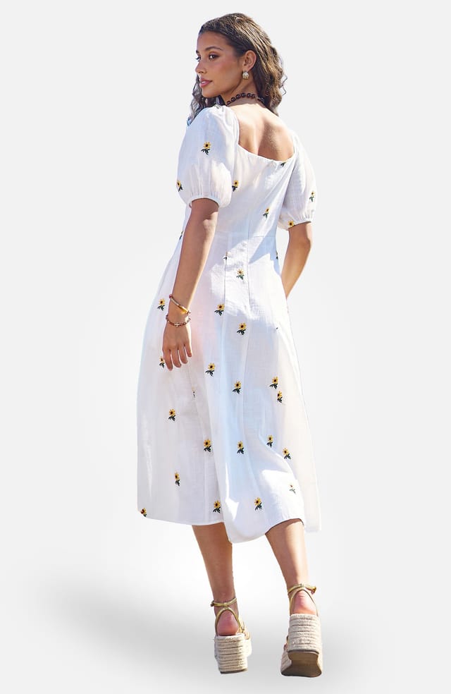 Yumi Yumi Women's White Cotton Sunflower Embroidered Midi Dress in Natural White - 2