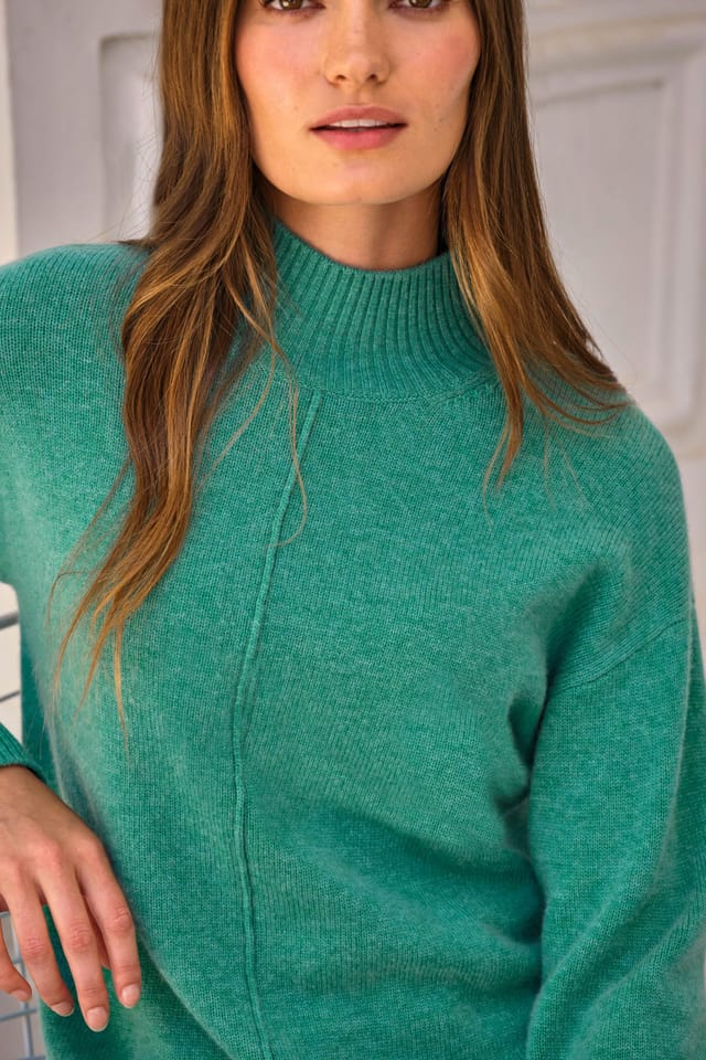 Pure Collection Pure Collection Women's Cashmere High Neck Seamed Sweater in Green - 3