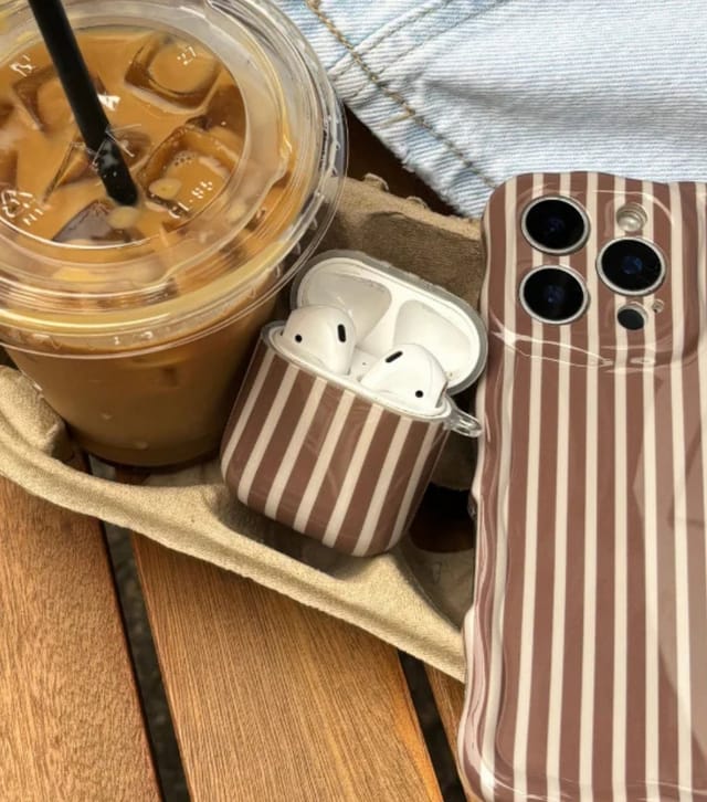 Coconut Lane Brown & Cream Striped Airpods Case Coconut Lane New Look - 3