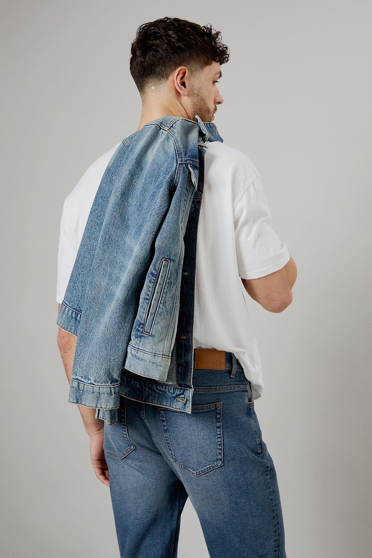 Burton Burton Men's Vintage Wash Stretch Straight Fit Jeans in Dark Blue - 4