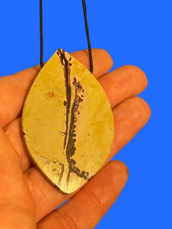 agate crystal Beautiful agate pendant on long black string necklace