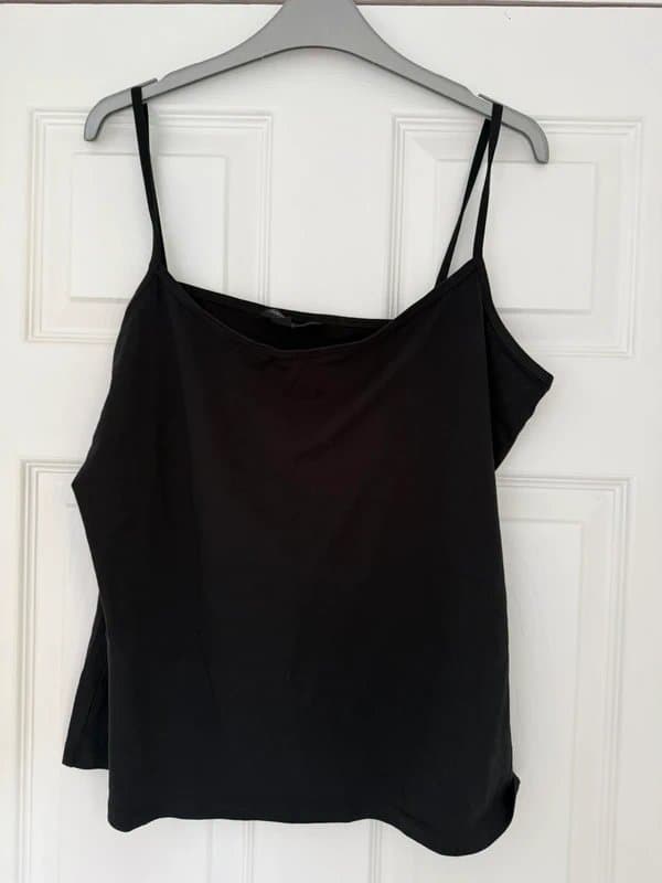 New Look X2 black cami vests