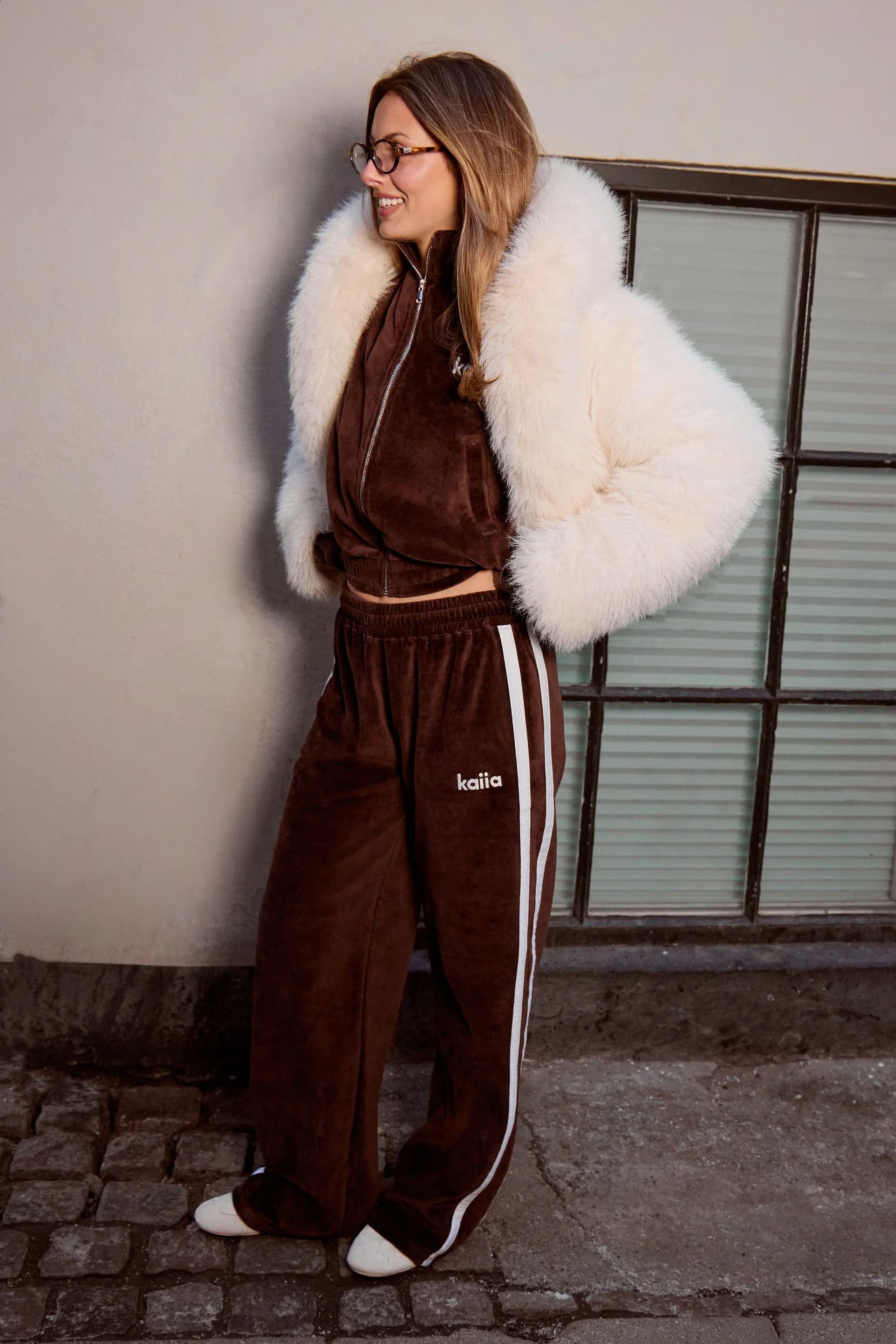 Kaiia Kaiia Velour Side Stripe Straight Leg Joggers Chocolate & Cream