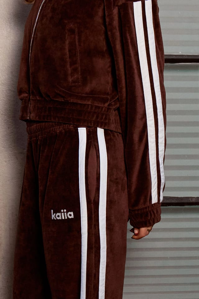 Kaiia Kaiia Velour Side Stripe Straight Leg Joggers Chocolate & Cream - 2