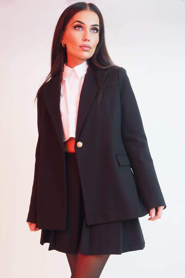 BALOU BALOU Women's Single Breasted Tailored Blazer in Black - 2