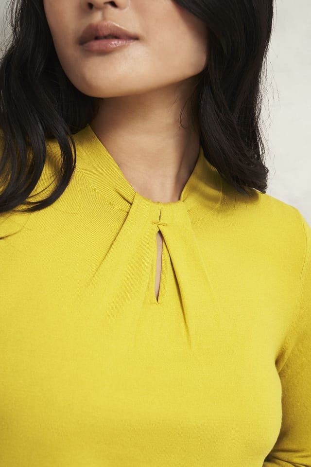 Hobbs London Hobbs London Women's Effie Keyhole Knit Jumper in Lemon - 3
