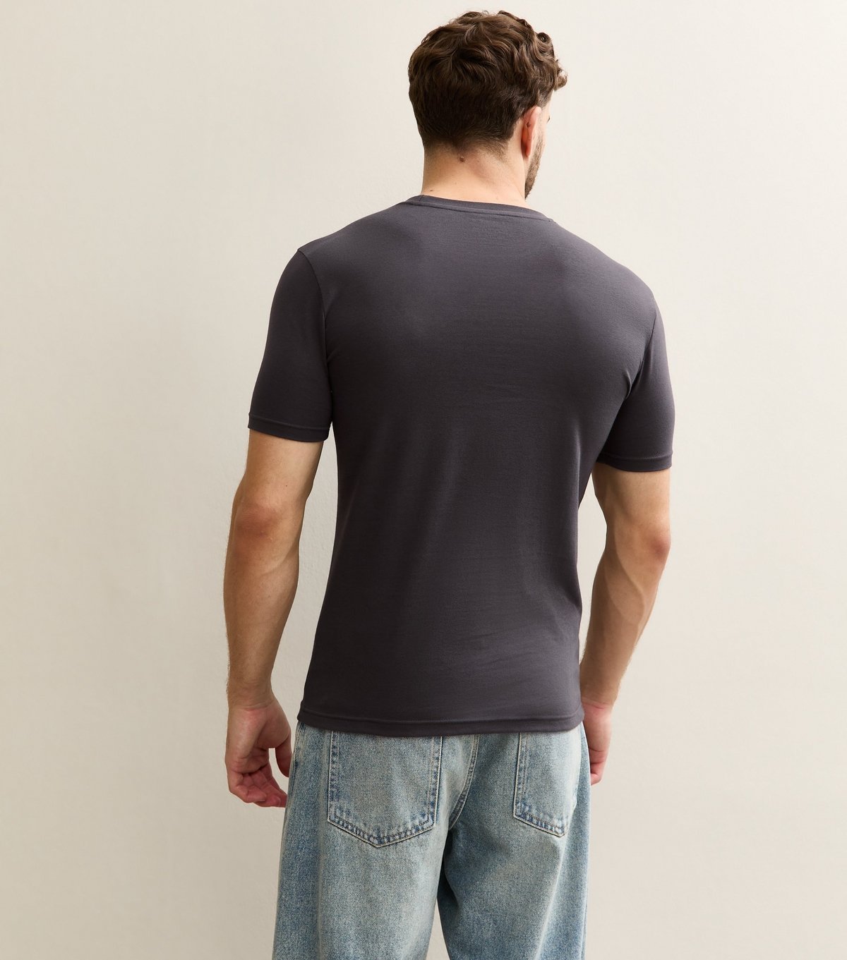 New Look Men's Dark Grey Muscle Fit T-Shirt New Look - 4