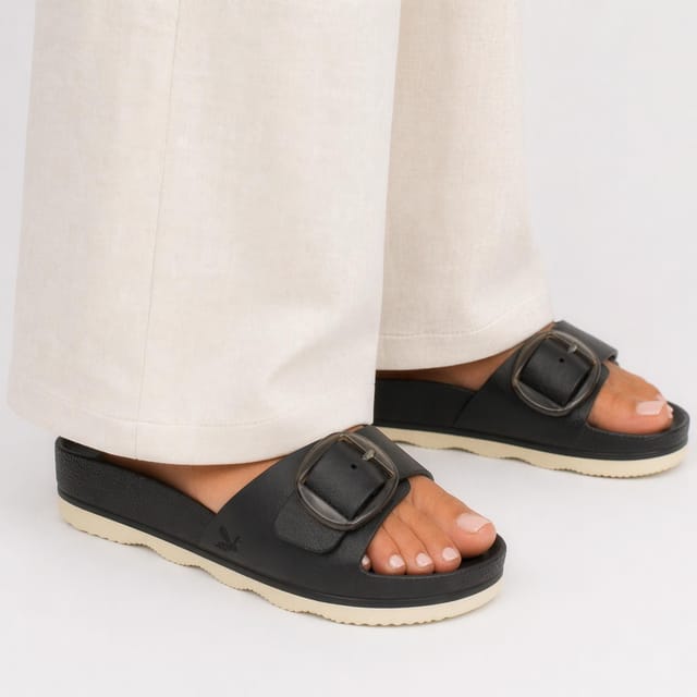 Avispas Avispas Women's Milano' TR Comfort Sole One-Strap Summer Slider Sandals in Black - 2