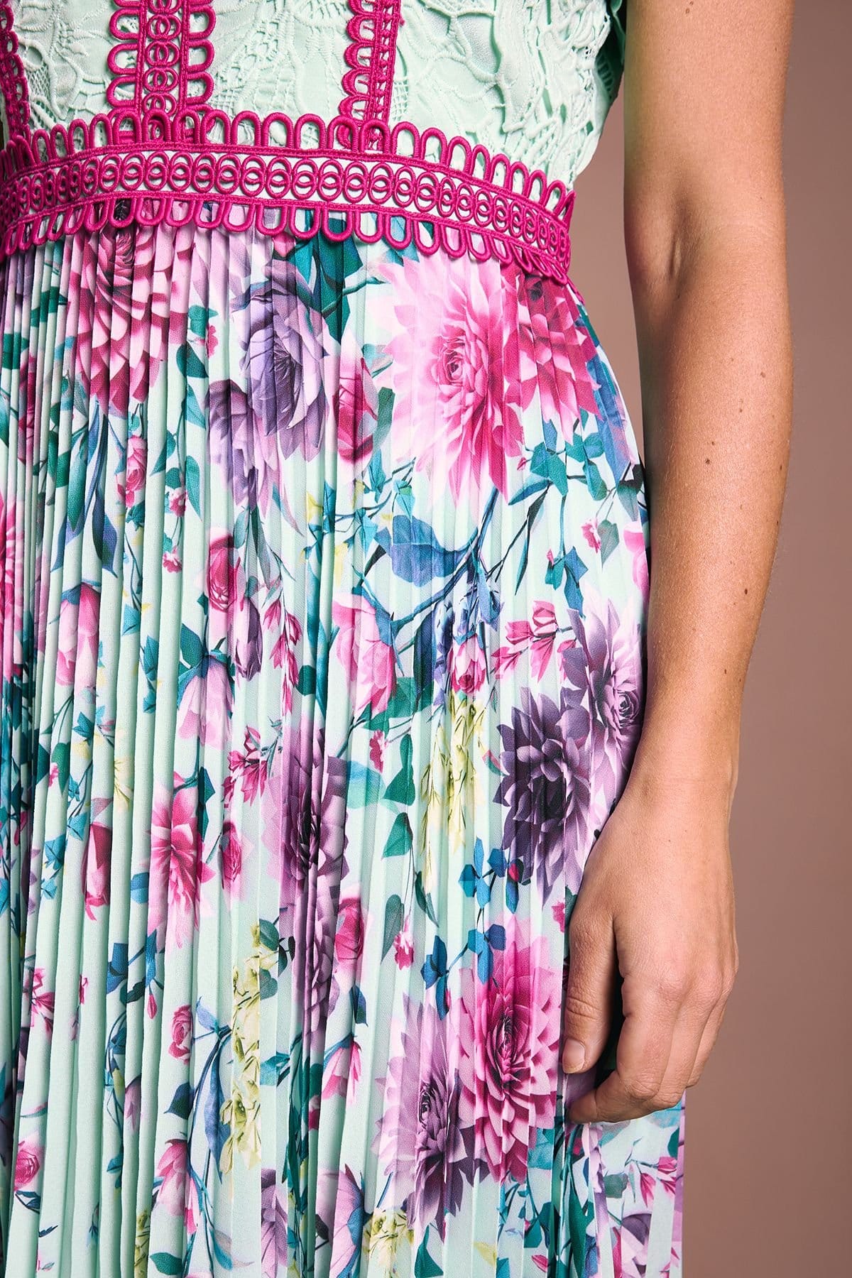 Coast Coast Women's Petite Lisa Tan Floral Printed Lace Trim Pleated Midi Dress in Sage - 4
