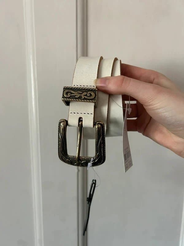 Topshop Topshop white leather western dead stock gold buckle belt