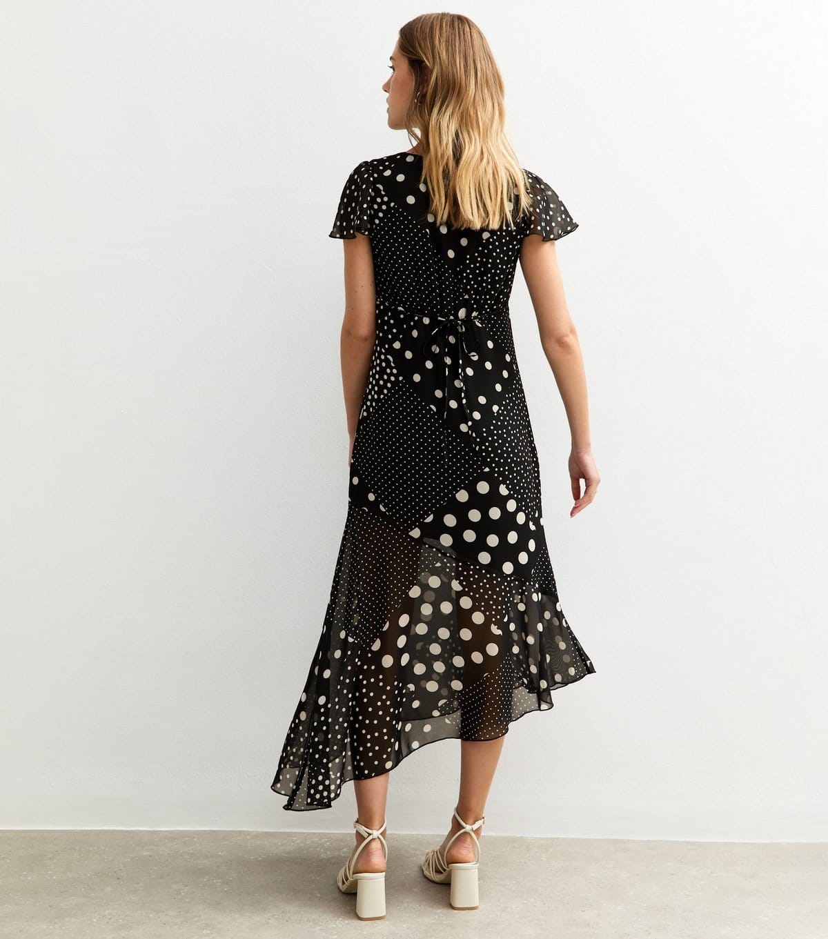 New Look Women's Black Spot Print V-Neck Midi Dress New Look - 4