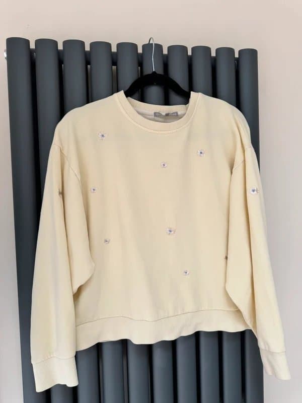Oliver Bonas Oliver Bonas Cream Daisy Embroidered Cropped Sweatshirt UK 10
