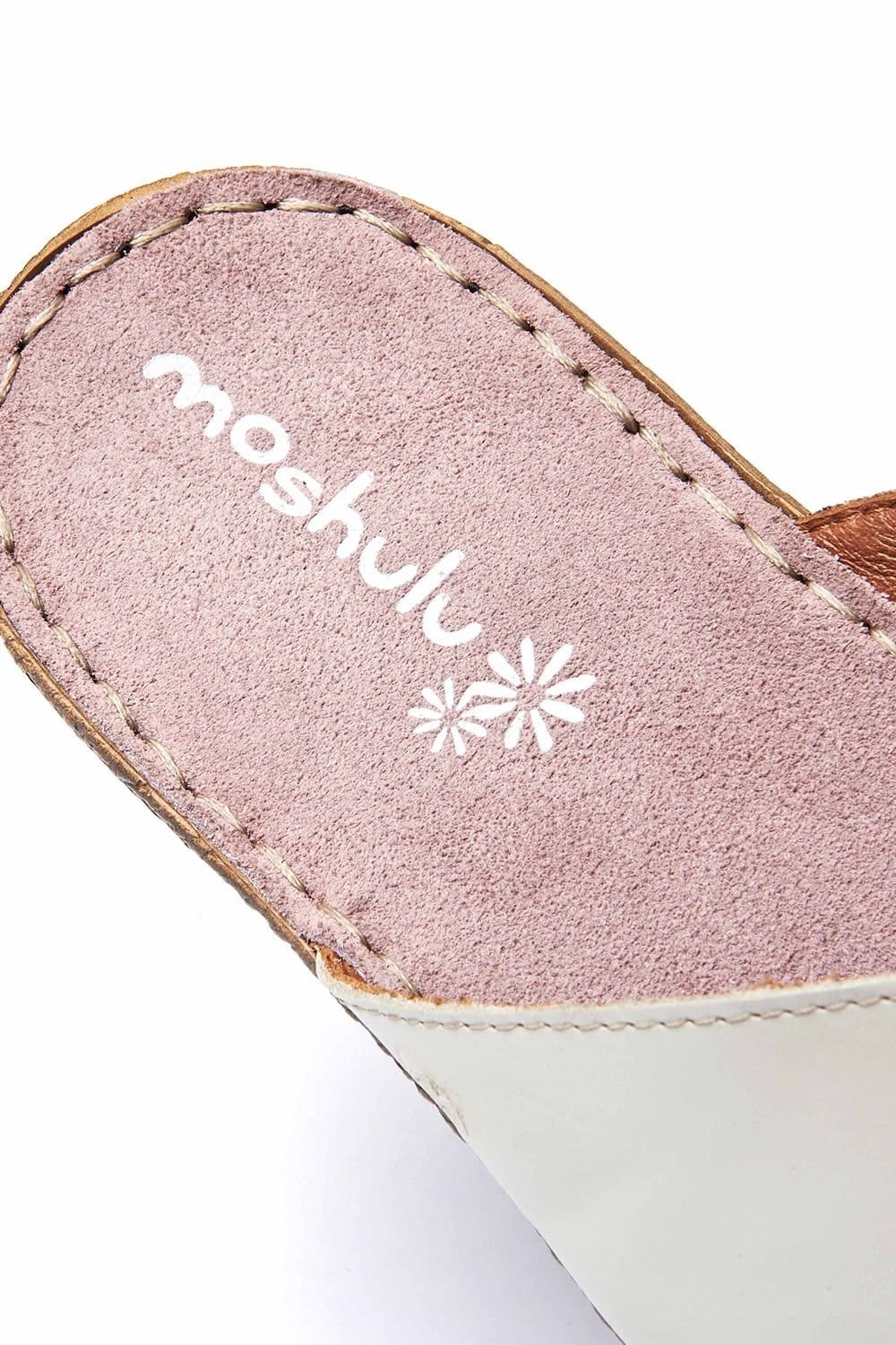 Moshulu Moshulu Women's 'Seville Classic 2' Toe-Loop Comfort Sandals in White - 4