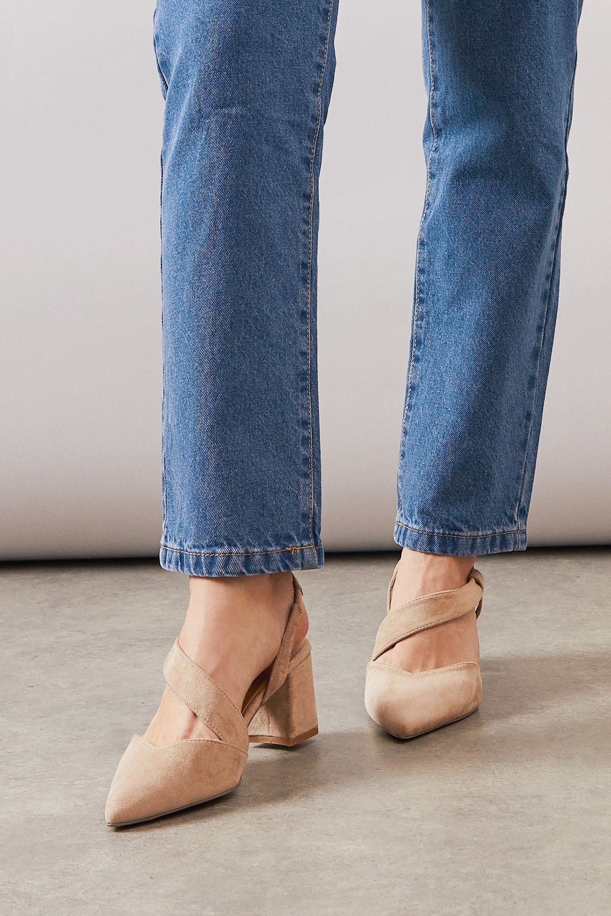 Wallis Wallis Women's Wide Fit Eve Asymmetric Strap Block Heel Pointed Court Shoes in Beige - 3