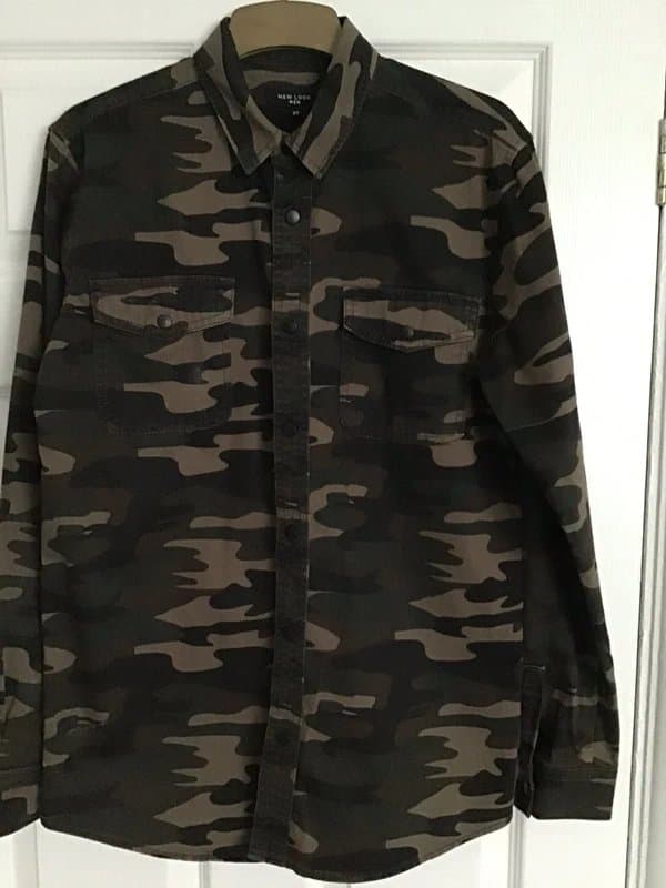 New Look Men’s camoflage shirt size xs