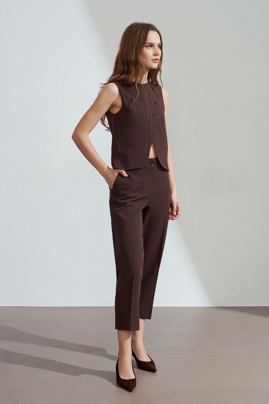 Dilvin Dilvin Women's High-waist Belted Capri Trousers in Dark Brown