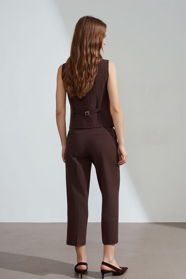 Dilvin Dilvin Women's High-waist Belted Capri Trousers in Dark Brown - 2