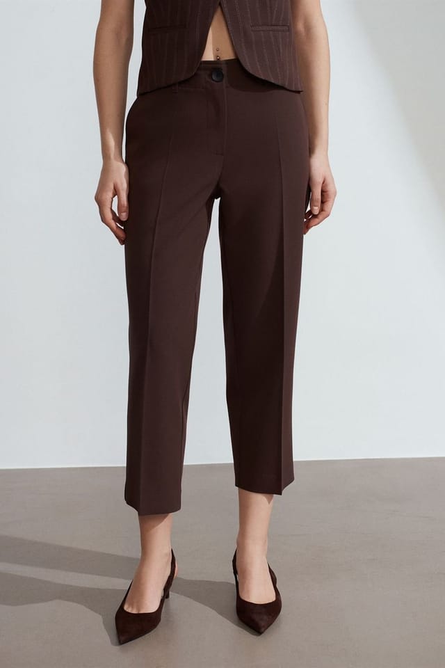Dilvin Dilvin Women's High-waist Belted Capri Trousers in Dark Brown - 3