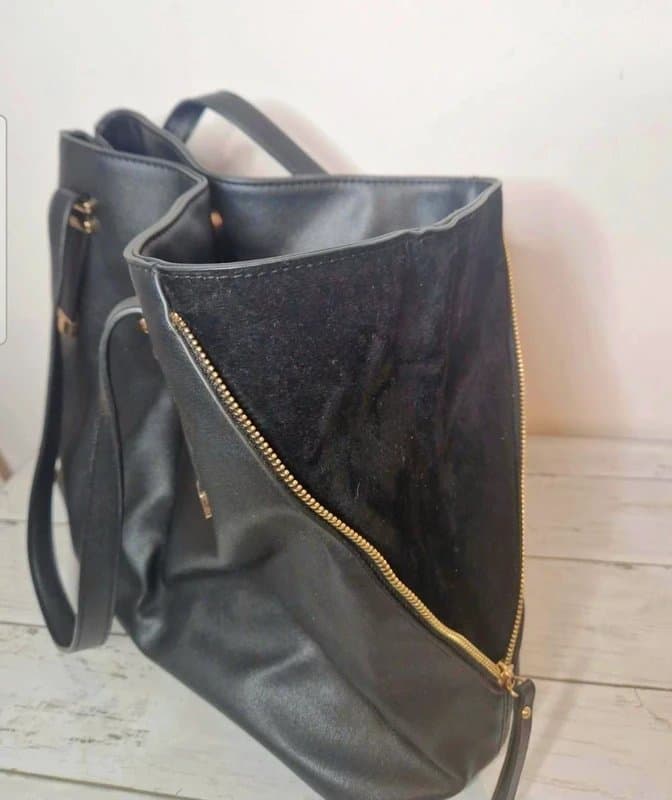 New Look New look ladies black faux leather extendable shoulder bag (b92)