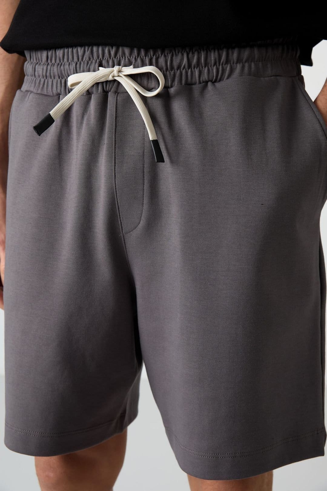 Tommy Life Tommy Life Men's Cotton-polyester Sweat Shorts in Charcoal - 4