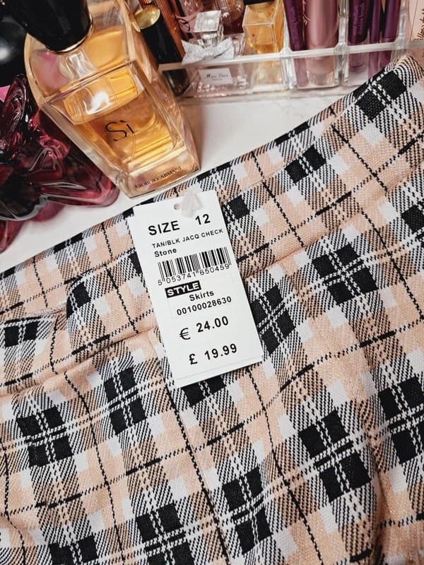 Quiz Quiz Tan/Black Jacq, Stone Checked Pleated Skirt