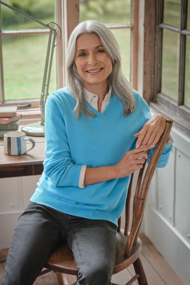 WoolOvers WoolOvers Women's Cashmere & Merino V Neck Knitted Jumper in Turquoise - 2