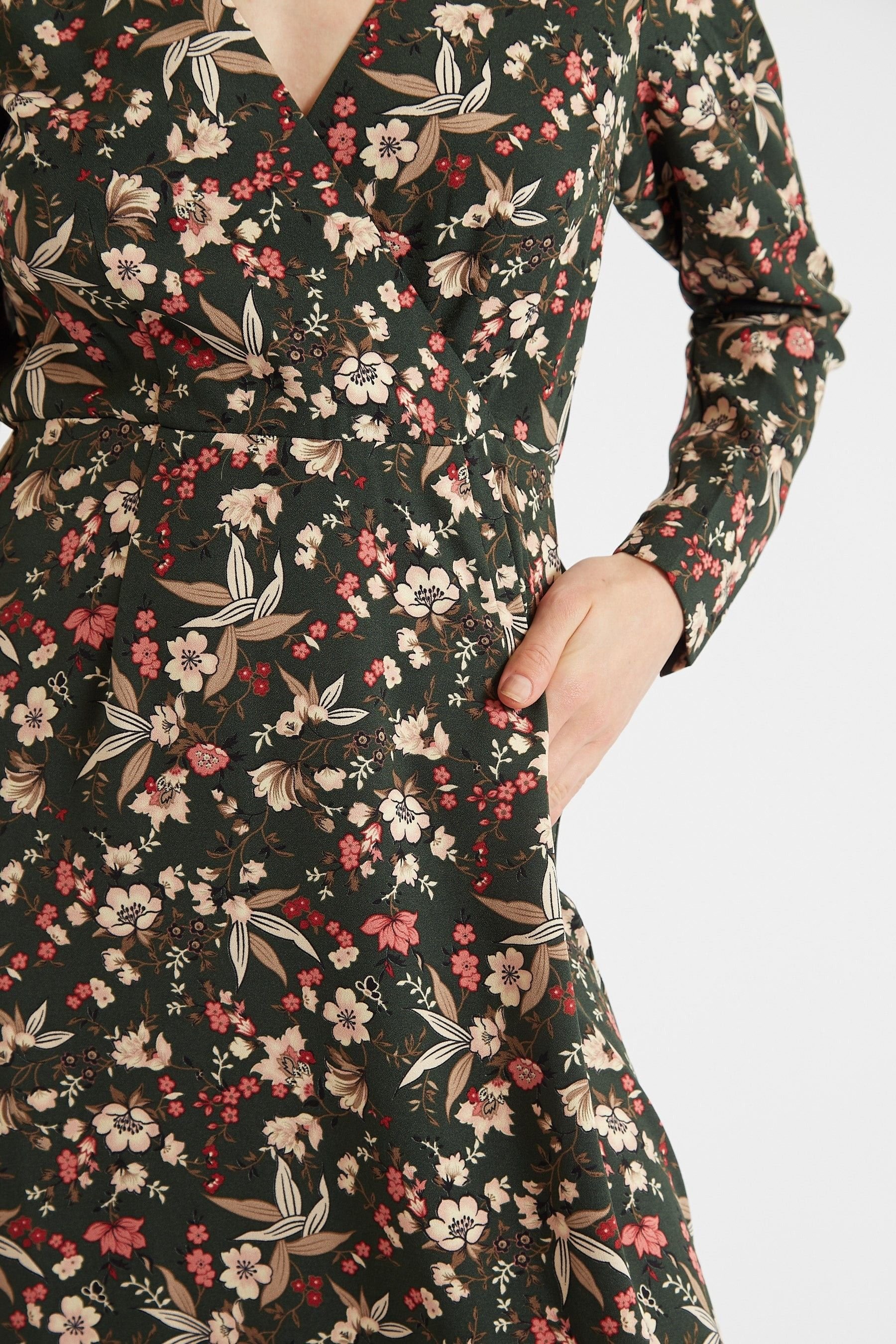 Louche Louche Women's Eveleen Tapestry Print Long Sleeve Midi Dress in Green - 3