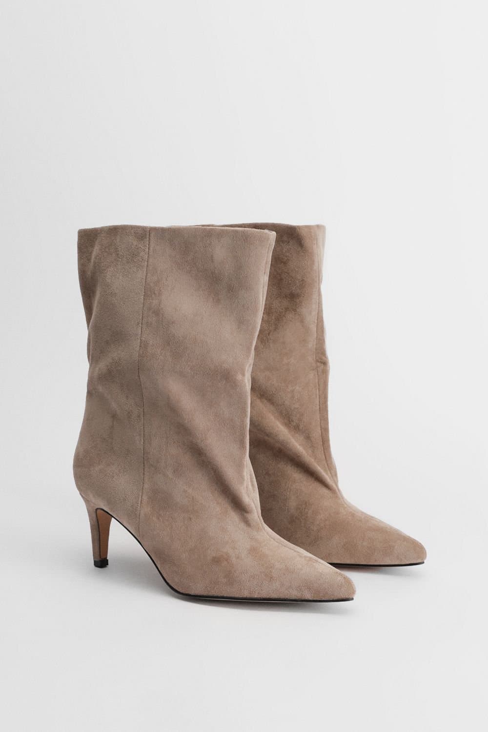 Oasis Oasis Women's Betty Faux Suede Medium Heel Pointed Boots in Beige