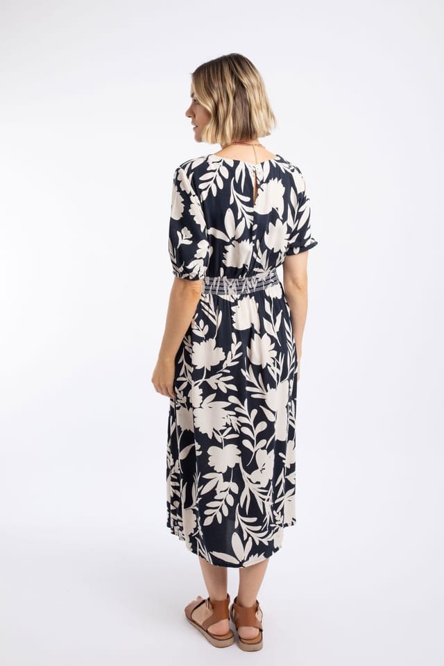 Weird Fish Weird Fish Women's Dilsha Printed Midi Dress in Dark Navy - 3