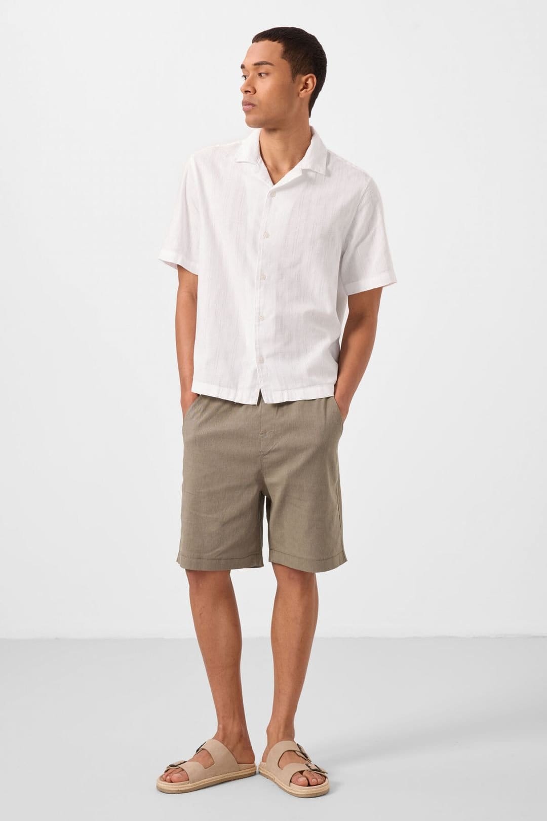 Tommy Life Tommy Life Men's Regular Fit Chino Shorts in Khaki - 4