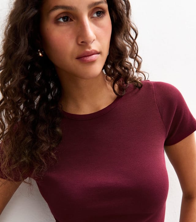 New Look Women's Burgundy Short Sleeve Baby Tee T-Shirt New Look - 3