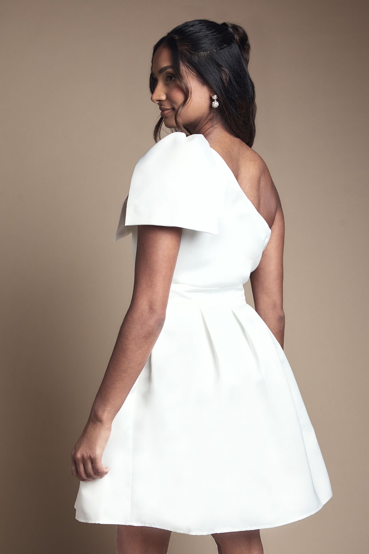 Coast Coast Women's One Shoulder Statement Bow Bridal Mini Dress in Ivory - 3