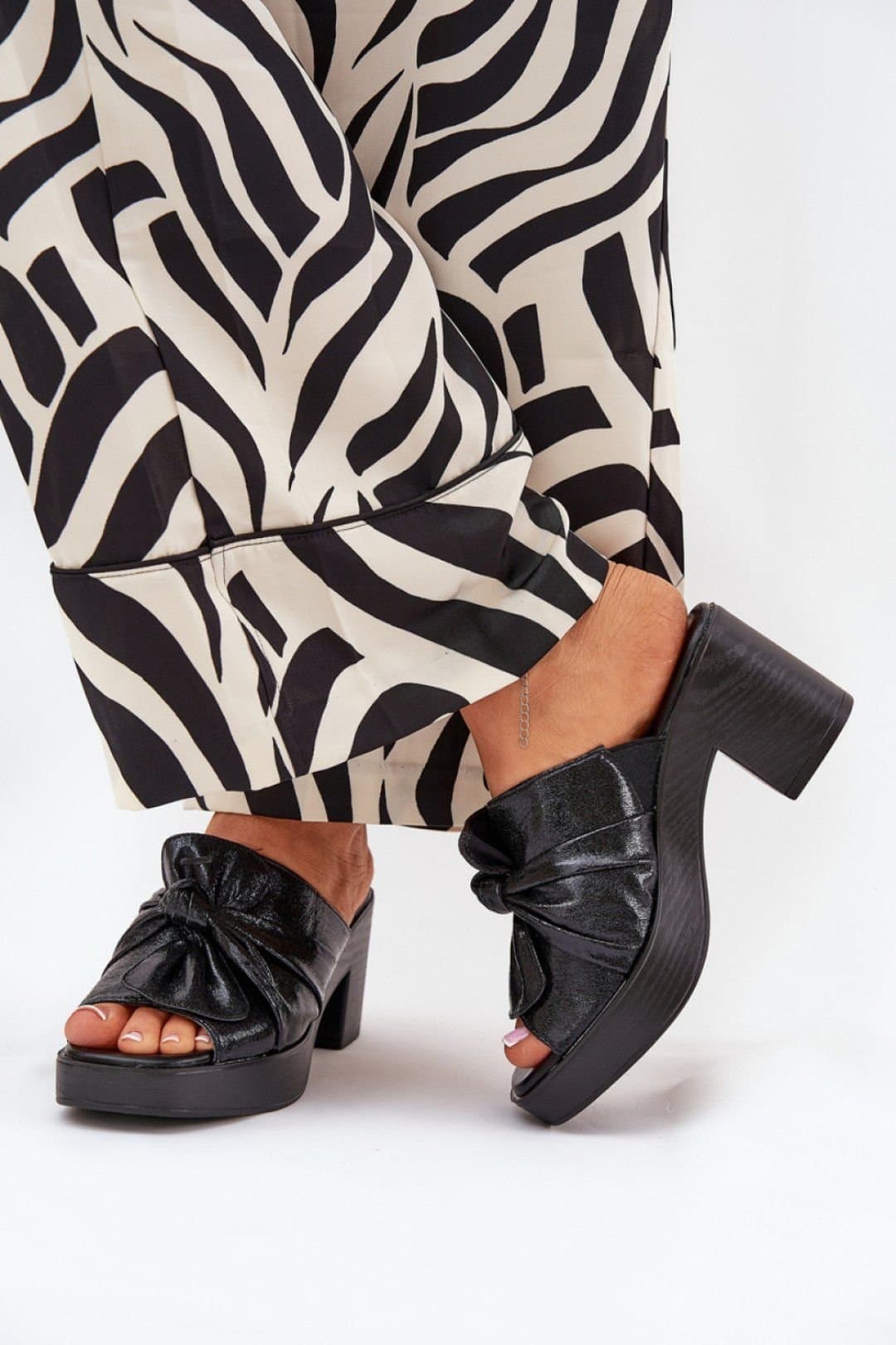 Love Lace Love Lace Black Leather Heeled Sandals