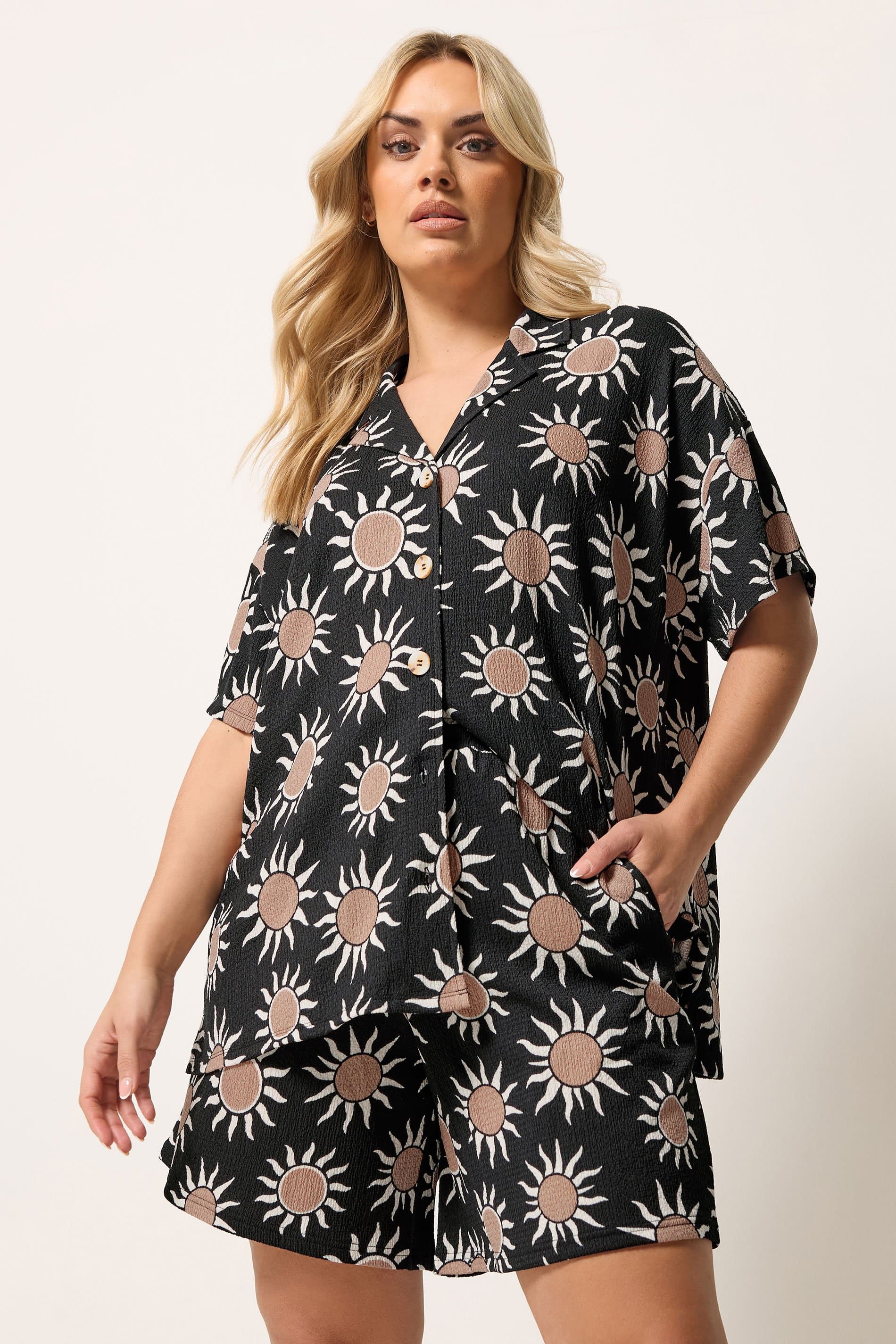 Yours Plus Size Black Sun Print Shorts