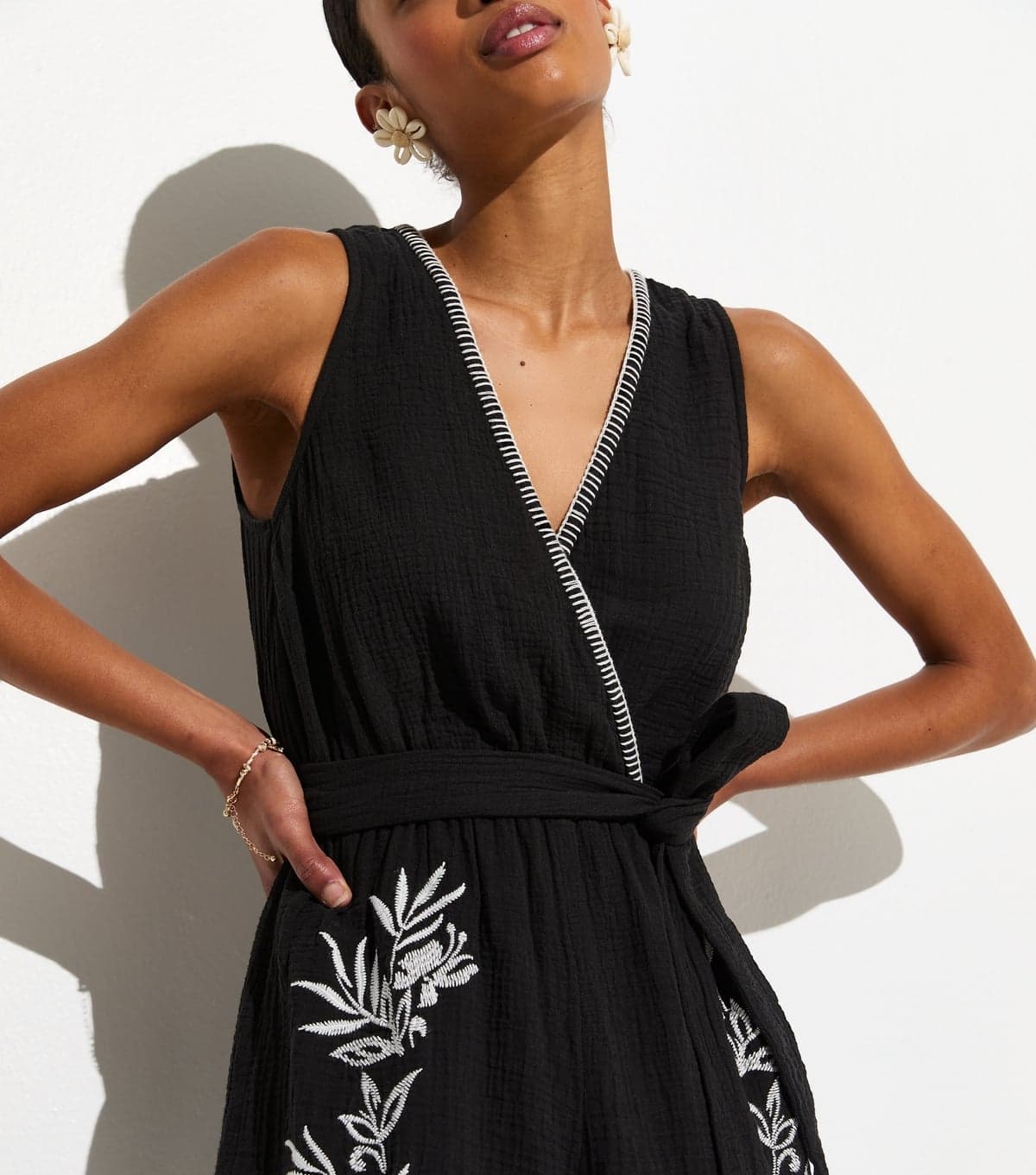 New Look Women's Black Palm Embroidered Sleeveless Playsuit New Look