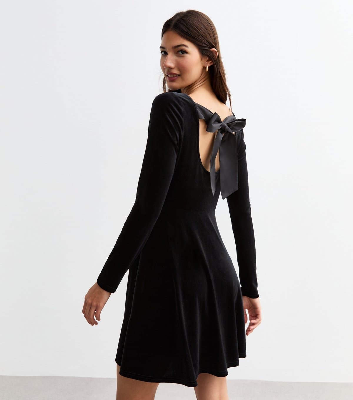 New Look Women's Black Satin Bow Long Sleeve Velvet Mini Dress New Look