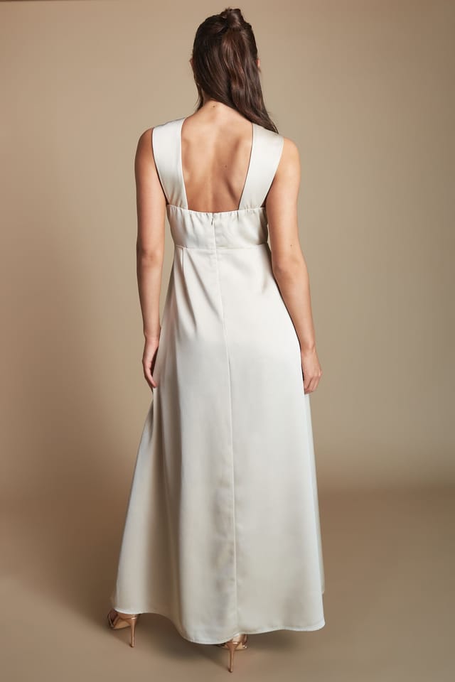 Coast Coast Women's Petite Twisted Halterneck Satin Maxi Bridesmaid Dress in Champagne - 3