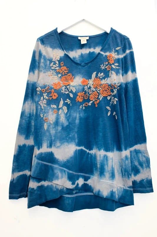 Sundance Blue tie-dye floral embroidery Sundance Top Size 8