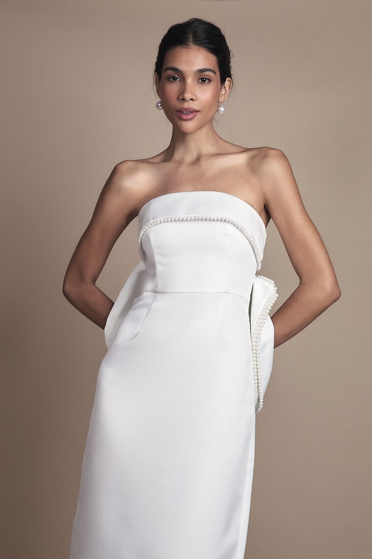 Coast Coast Women's Pearl Trim Bandeau Column Wedding Dress With Bow in Ivory - 4
