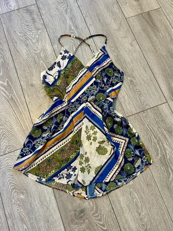 Missguided Missguided silky satin playsuit floaty size 6