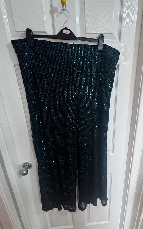New Look New Look Green Sequin Pants - 1