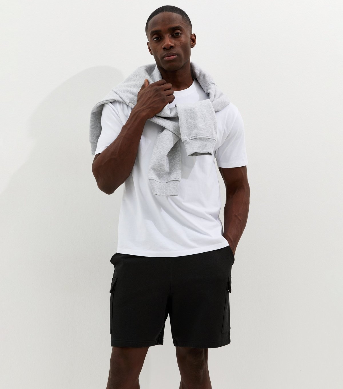 New Look Men's Black Regular Jersey Cargo Shorts New Look - 1