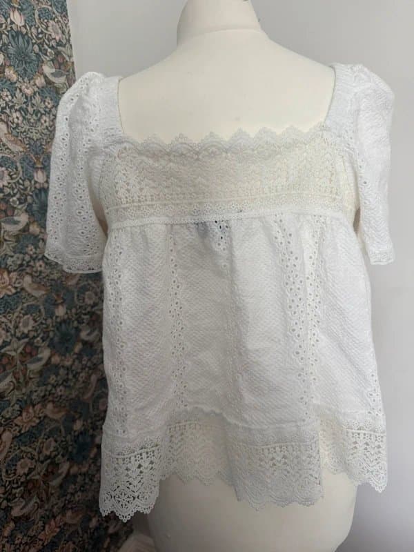 New Look Ladies Ivory top