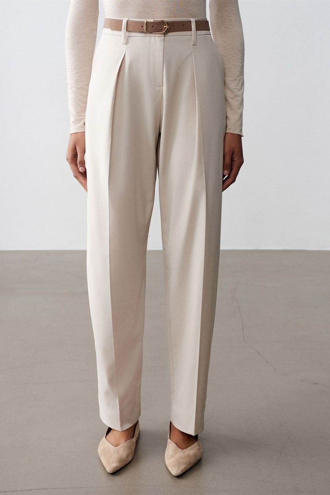 Dilvin Dilvin Women's Belted Straight-Leg Crepe Trousers in Cream - 4