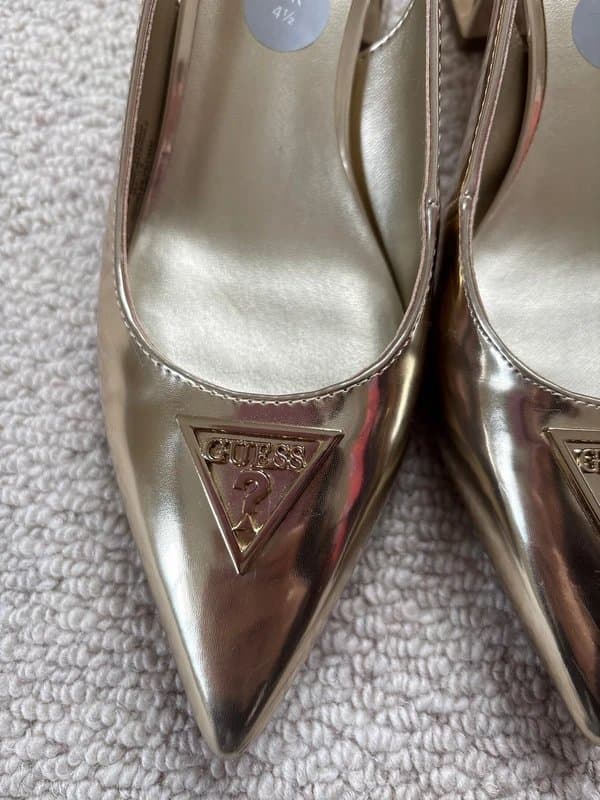 GUESS BNWT Guess women’s Zanda Slingback Pumps size 4.5