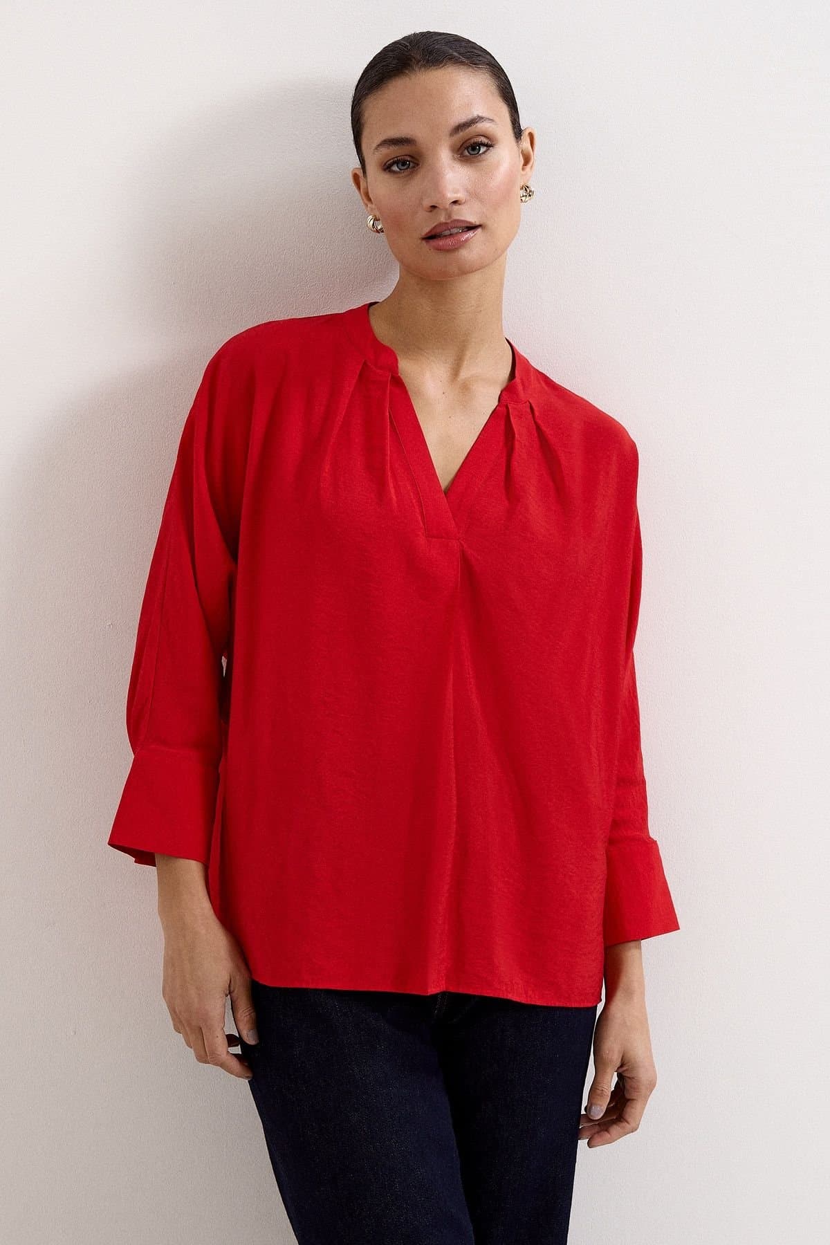 Phase Eight Phase Eight Women's Cynthia V-Neck Blouse in Red